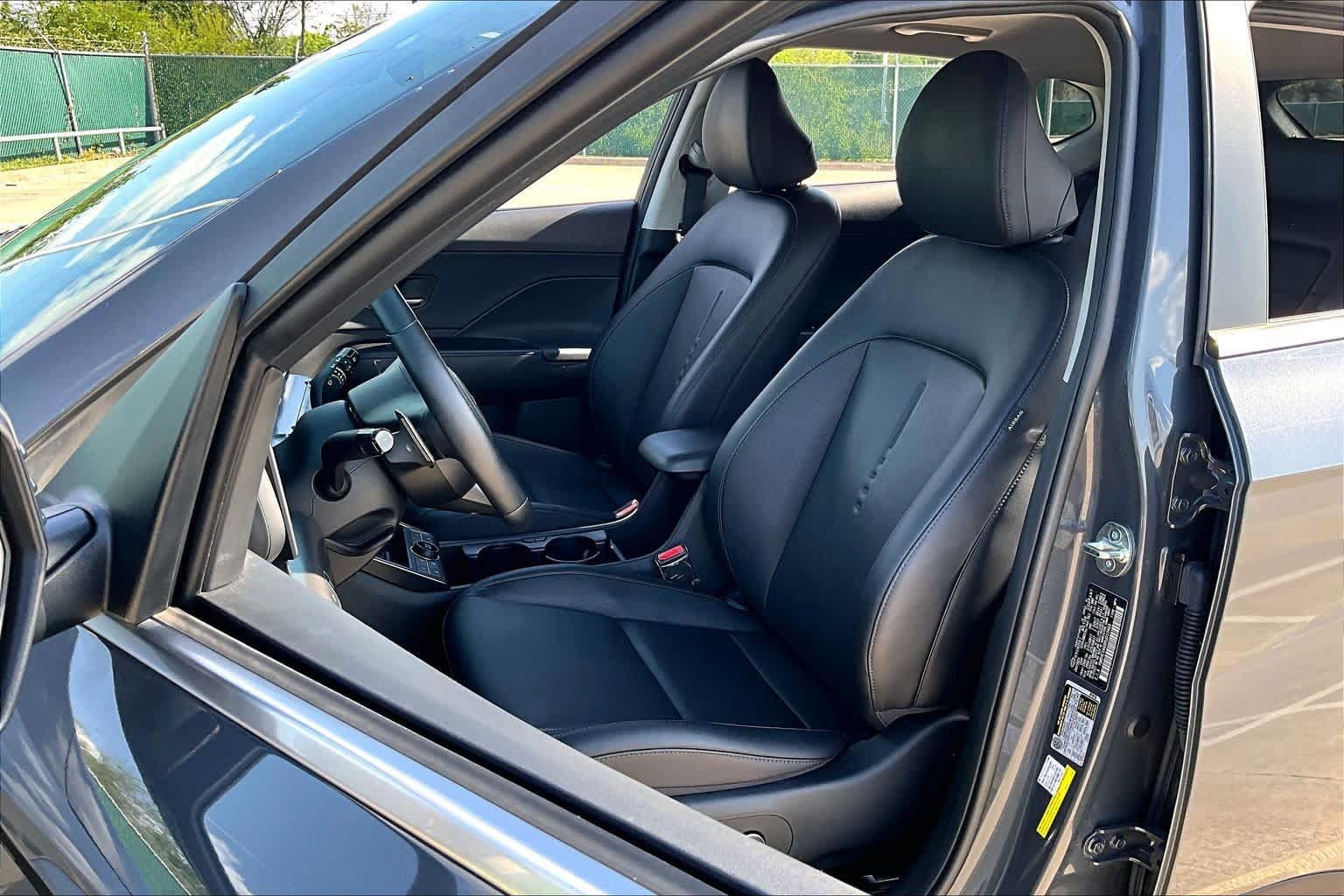 Used 2024 Hyundai Kona Limited FWD image 7
