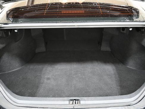 Used 2019 Toyota Camry LE image 19