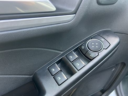 Used 2025 Ford Escape Platinum image 23