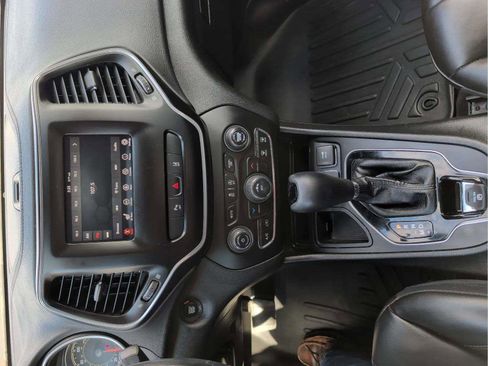 Used 2021 Jeep Cherokee Altitude image 14