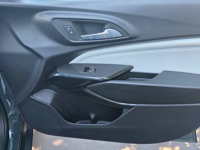 Used 2025 Chevrolet Trax LT FWD image 22