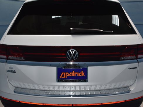 New 2026 Volkswagen Atlas SE image 21