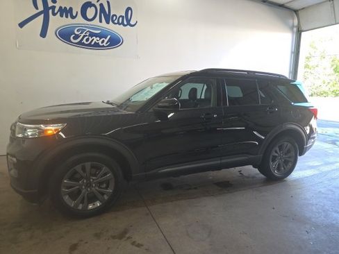 Used 2023 Ford Explorer XLT w/ Equipment Group 202A image 29