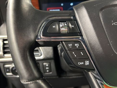 Used 2020 Lincoln Navigator Reserve w/ Equipment Group 208A Reserve image 18