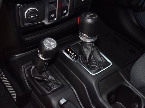 Used 2024 Jeep Wrangler Sport AWD/4WD image 29