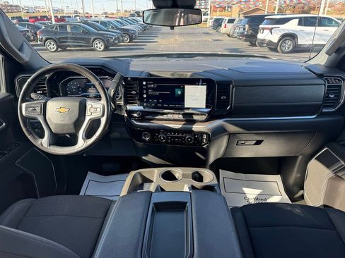 Used 2022 Chevrolet Silverado 1500 LT image 10