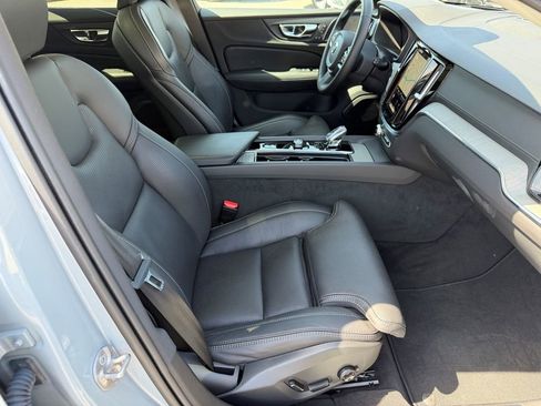 Certified 2025 Volvo V60 B5 Cross Country Ultra AWD/4WD image 16