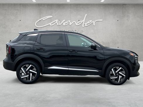 Certified 2025 Nissan Kicks SV FWD image 17