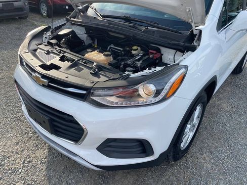 Used 2017 Chevrolet Trax LT w/ LT Convenience Package FWD image 23
