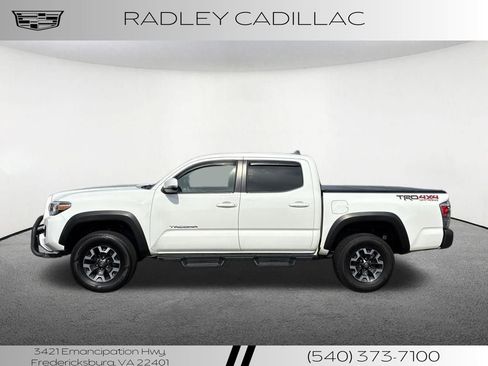 Used 2022 Toyota Tacoma TRD Off-Road image 2