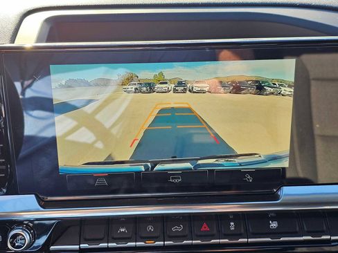 Used 2025 GMC Sierra 1500 SLE w/ Preferred Package image 28