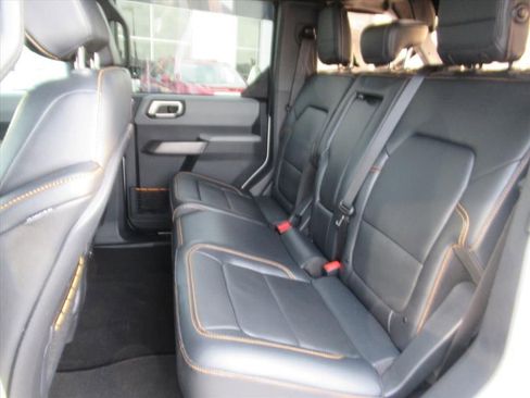 Used 2022 Ford Bronco Badlands w/ Sasquatch Package image 29