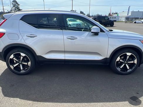 Used 2019 Volvo XC40 T5 Inscription AWD/4WD image 4