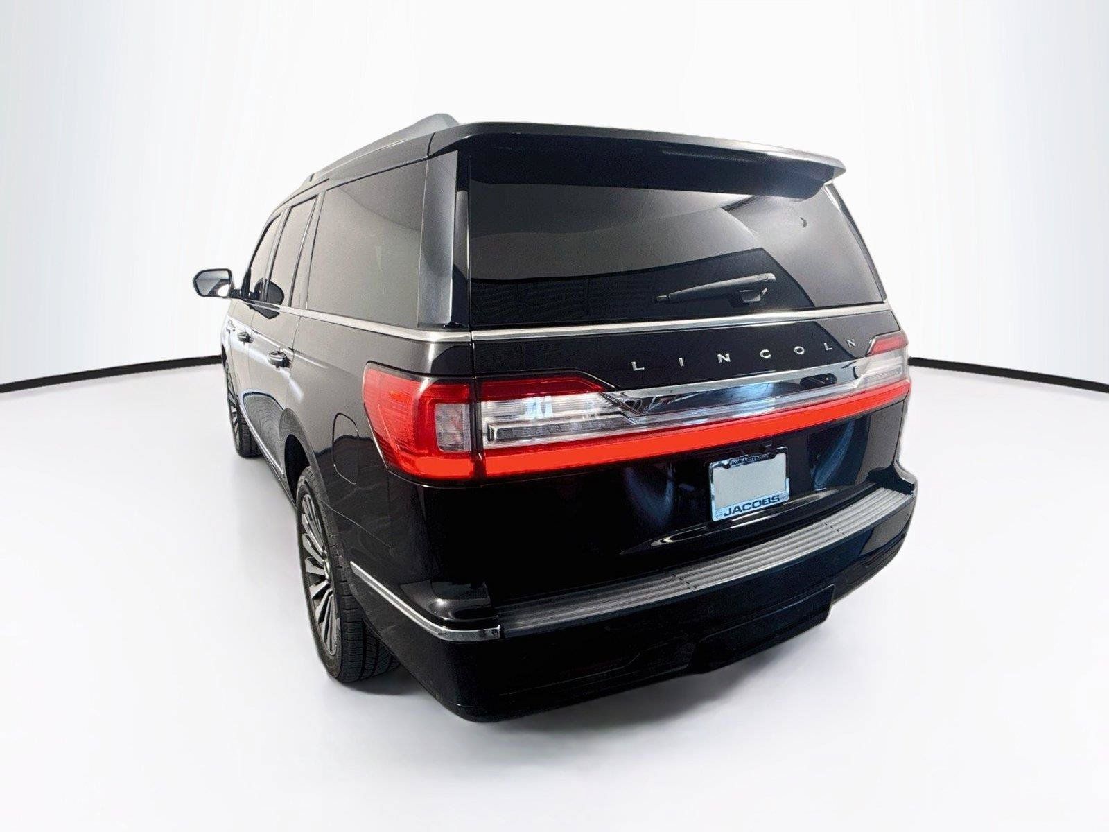 Used 2020 Lincoln Navigator Reserve RWD image 3