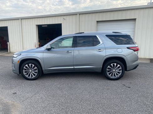 Used 2023 Chevrolet Traverse Premier image 8