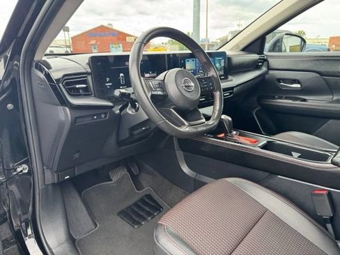 Used 2026 Nissan Kicks SR FWD image 17
