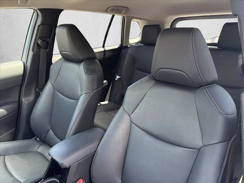Used 2025 Toyota Corolla Cross XLE FWD image 15