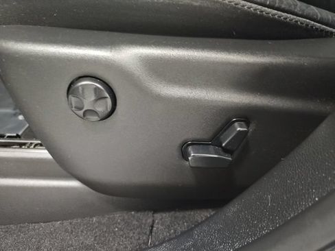 Used 2019 Jeep Grand Cherokee Limited AWD/4WD image 16