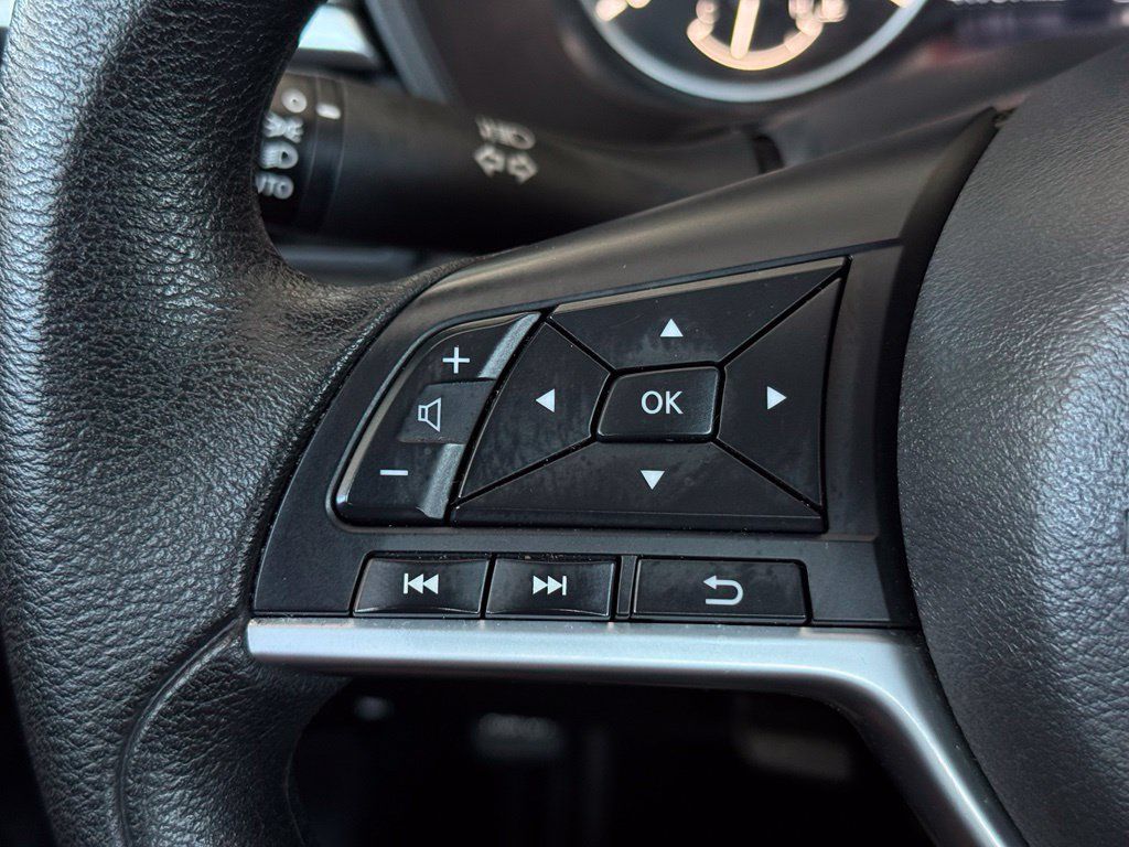 Used 2025 Nissan Altima 2.5 SV FWD image 27