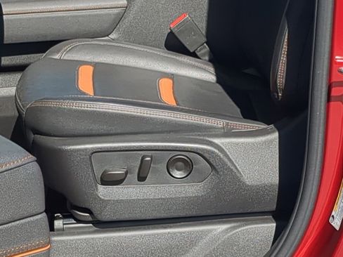 Used 2025 GMC Sierra 1500 AT4 w/ AT4 Premium Package image 13