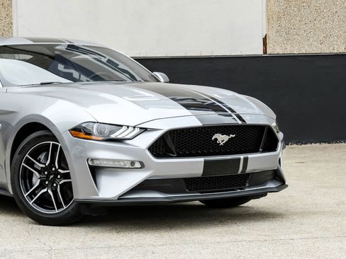 Used 2022 Ford Mustang GT RWD image 9