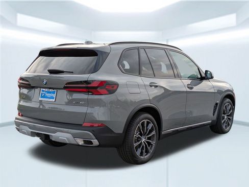 New 2025 BMW X5 xDrive40i w/ Parking Assistance Package AWD/4WD image 5