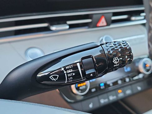 Certified 2022 Hyundai Elantra Limited w/ Cargo Package image 26