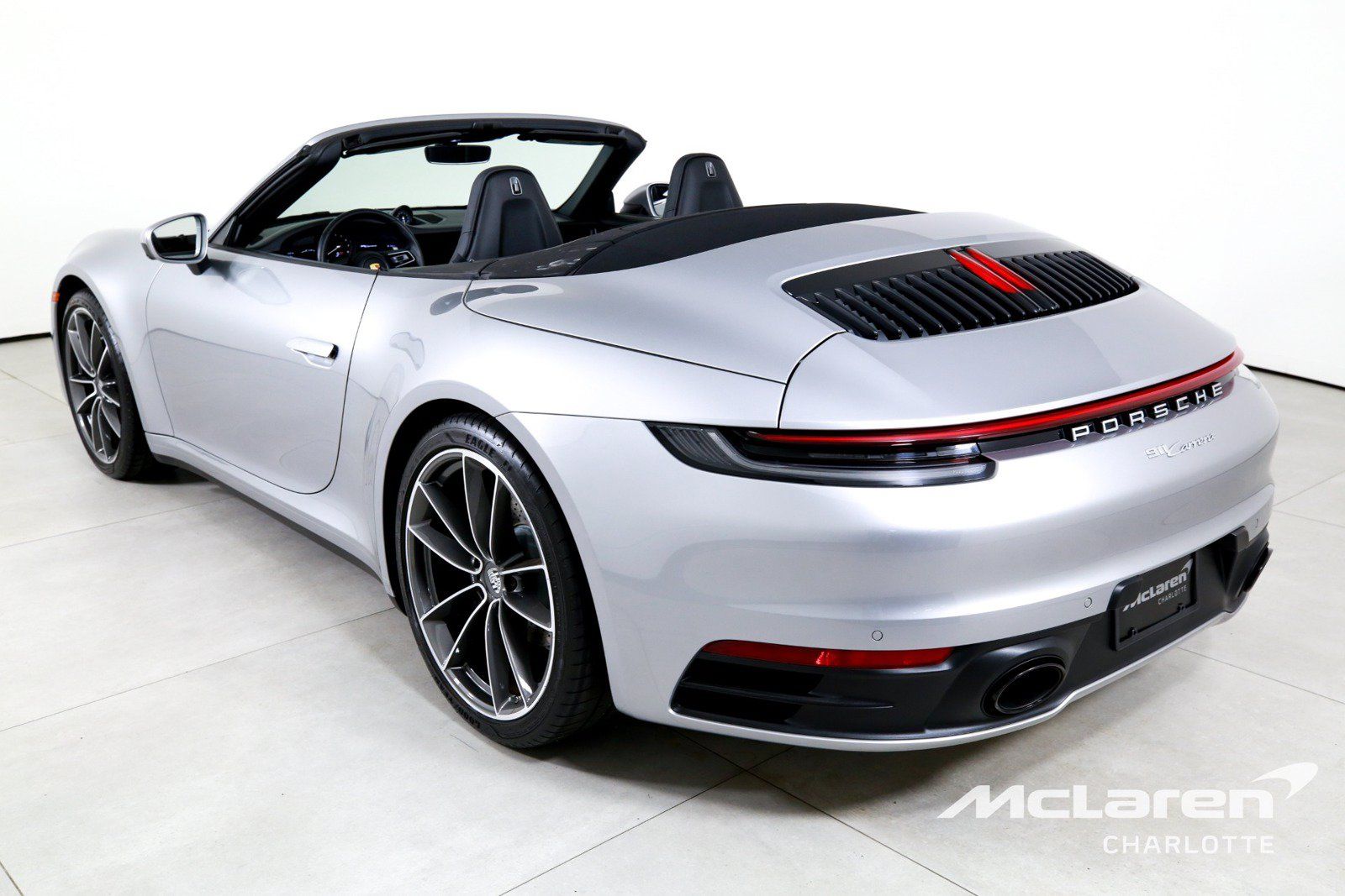 Used 2023 Porsche 911 Carrera RWD image 7