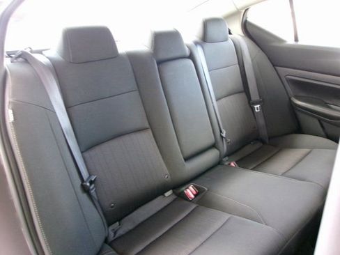 Used 2024 Nissan Altima 2.5 SV image 18