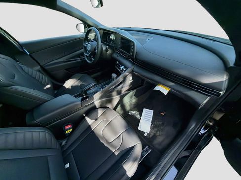 New 2026 Hyundai Elantra SEL Sport FWD image 21
