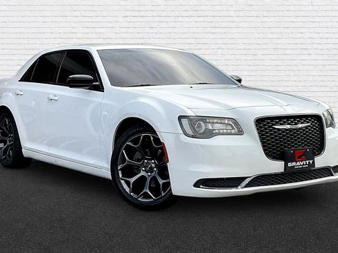 Used 2018 Chrysler 300 Touring w/ Sport Appearance Package RWD image 3