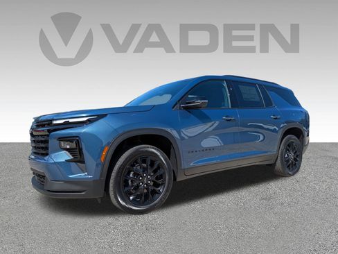 New 2026 Chevrolet Traverse LT w/ Midnight/Sport Edition FWD image 2