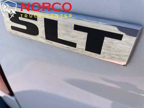 Used 2017 RAM 1500 Classic SLT image 9