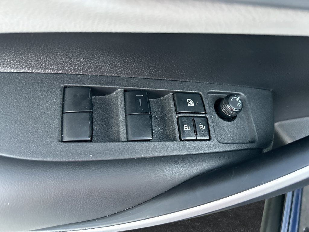 Used 2024 Toyota Corolla SE FWD image 12