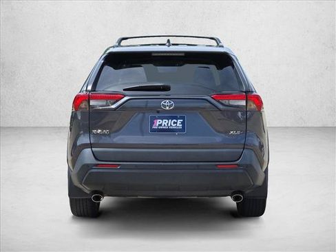 Used 2021 Toyota RAV4 XLE Premium FWD image 7