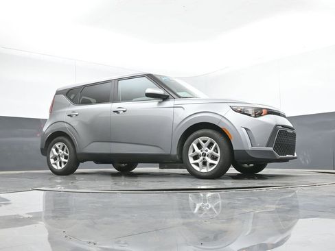 Used 2025 Kia Soul LX w/ LX Technology Package image 41