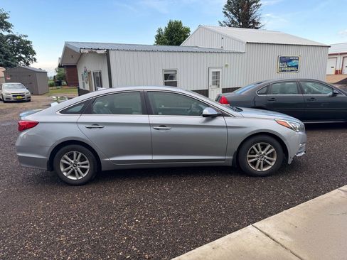 Used 2015 Hyundai Sonata SE w/ Option Group 09 FWD image 5