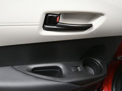 Certified 2022 Toyota Corolla Cross LE image 23