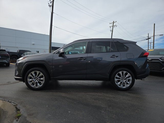 Used 2025 Toyota RAV4 XLE Premium w/ Weather Package AWD/4WD image 4