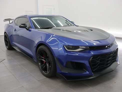 Used 2023 Chevrolet Camaro ZL1 RWD image 2