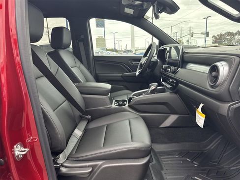 Used 2025 Chevrolet Colorado LT w/ LT Convenience Package RWD image 20