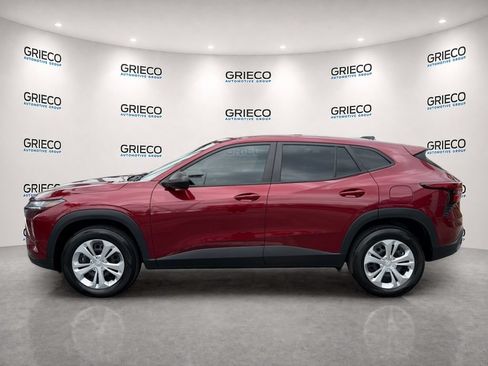 Certified 2024 Chevrolet Trax LS FWD image 4
