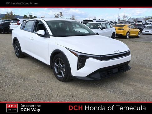 Used 2025 Kia K4 LXS image 3