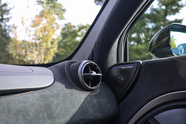 Used 2025 McLaren 750S RWD image 28