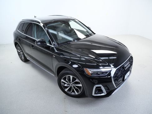 Used 2023 Audi Q5 2.0T Premium w/ Convenience Package AWD/4WD image 4