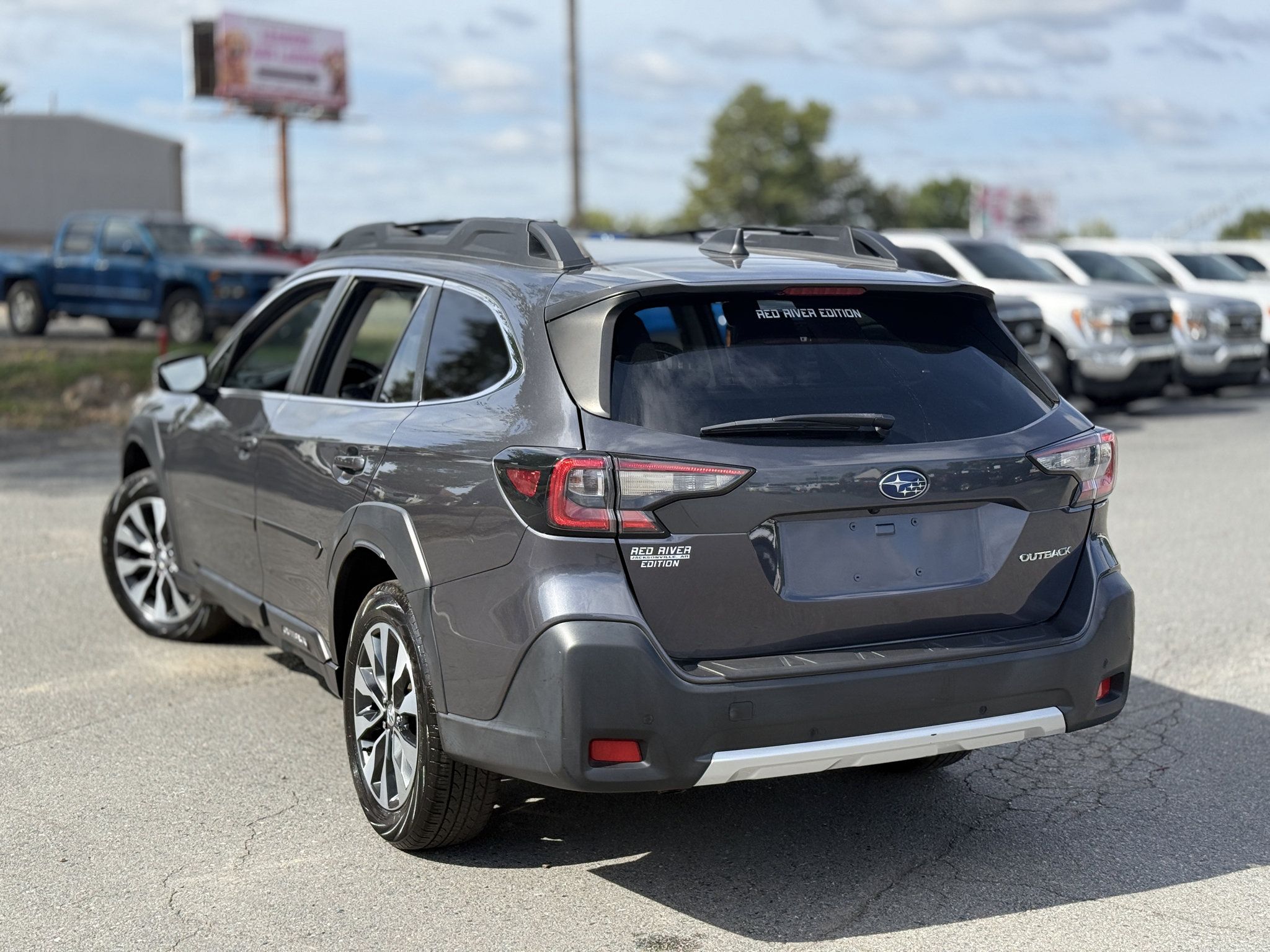 Used 2023 Subaru Outback Limited AWD/4WD image 7