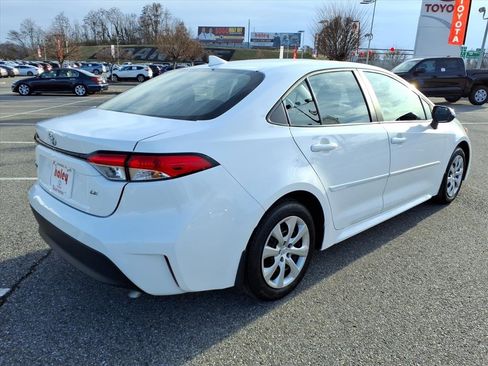 Certified 2024 Toyota Corolla LE image 4