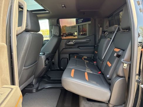 Used 2025 GMC Sierra 1500 AT4 w/ AT4 Premium Package AWD/4WD image 37