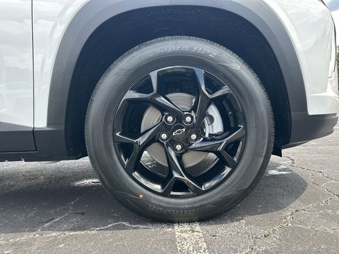 New 2026 Chevrolet Trax LT w/ Driver Confidence Package FWD image 14