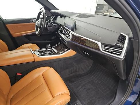 Used 2021 BMW X5 xDrive40i w/ M Sport Package AWD/4WD image 39